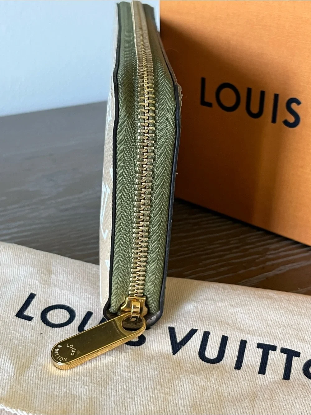 Louis Vuitton Monogram Giant Zippy Wallet